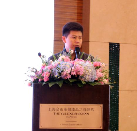 在消費(fèi)升級(jí)的大背景下,在美學(xué)消費(fèi)意識(shí)覺(jué)醒的大趨勢(shì)下,地板行業(yè)有這樣一位先行者——書香門地,以時(shí)尚的設(shè)計(jì)和理念引領(lǐng)市場(chǎng),在產(chǎn)品定位上,始終走高端價(jià)值鏈的方式,倡導(dǎo)“美能增值”的核心消費(fèi)理念,開(kāi)創(chuàng)“美學(xué)”地板先河,順應(yīng)了消費(fèi)需求發(fā)展的趨勢(shì),彌補(bǔ)了國(guó)內(nèi)高端市場(chǎng)的空白。2018年書香門地“聚勢(shì)·創(chuàng)變·領(lǐng)航”的新征程已經(jīng)開(kāi)啟! 在消費(fèi)升級(jí)的大背景下,在美學(xué)消費(fèi)意識(shí)覺(jué)醒的大趨勢(shì)下,地板行業(yè)有這樣一位先行者——書香門地,以時(shí)尚的設(shè)計(jì)和理念引領(lǐng)市場(chǎng),在產(chǎn)品定位上,始終走高端價(jià)值鏈的方式,倡導(dǎo)“美能增值”的核心消費(fèi)理念,開(kāi)創(chuàng)“美學(xué)”地板先河,順應(yīng)了消費(fèi)需求發(fā)展的趨勢(shì),彌補(bǔ)了國(guó)內(nèi)高端市場(chǎng)的空白。2018年書香門地“聚勢(shì)·創(chuàng)變·領(lǐng)航”的新征程已經(jīng)開(kāi)啟!