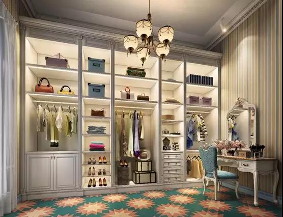 做設(shè)計(jì)之初,我問自己,有一定社會(huì)地位和個(gè)人追求、有文化、見識(shí)、財(cái)富的社會(huì)精英階層,會(huì)對(duì)品質(zhì)生活,品味空間有著怎樣更為急切的需求?什么樣的家居空間氣氛比較適合這類人群呢? 做設(shè)計(jì)之初,我問自己,有一定社會(huì)地位和個(gè)人追求、有文化、見識(shí)、財(cái)富的社會(huì)精英階層,會(huì)對(duì)品質(zhì)生活,品味空間有著怎樣更為急切的需求?什么樣的家居空間氣氛比較適合這類人群呢?