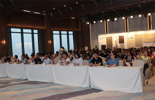 生活家地板第二屆全民戀家節(jié)啟動 蘇芩暢聊“戀家三部曲” 生活家地板第二屆全民戀家節(jié)啟動 蘇芩暢聊“戀家三部曲”