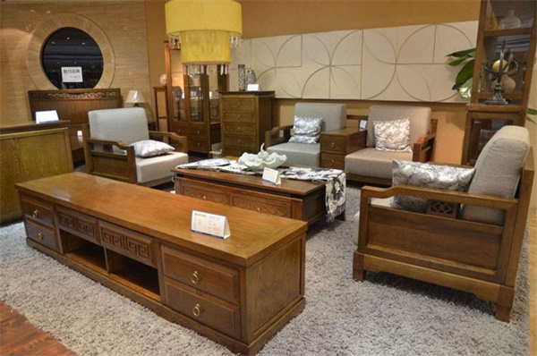 消費升級使家居行業(yè)痛點明顯,“冰火兩重天”正在顯現(xiàn) 消費升級使家居行業(yè)痛點明顯,“冰火兩重天”正在顯現(xiàn)