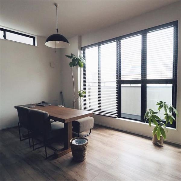 極簡家居，房間簡潔而精致