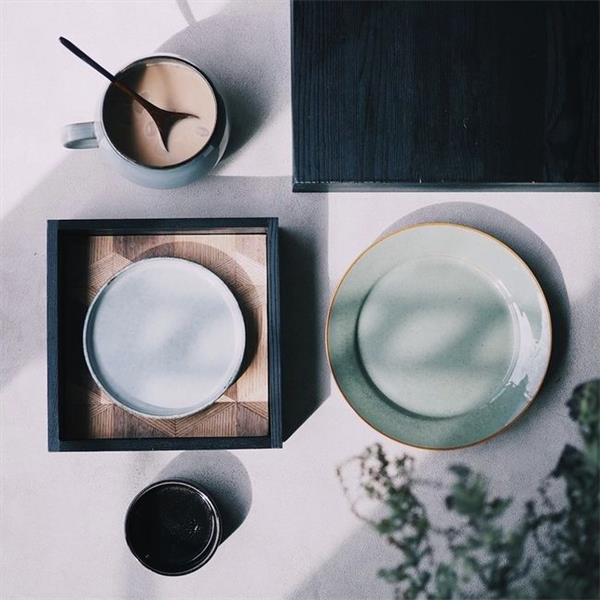 極簡家居，房間簡潔而精致